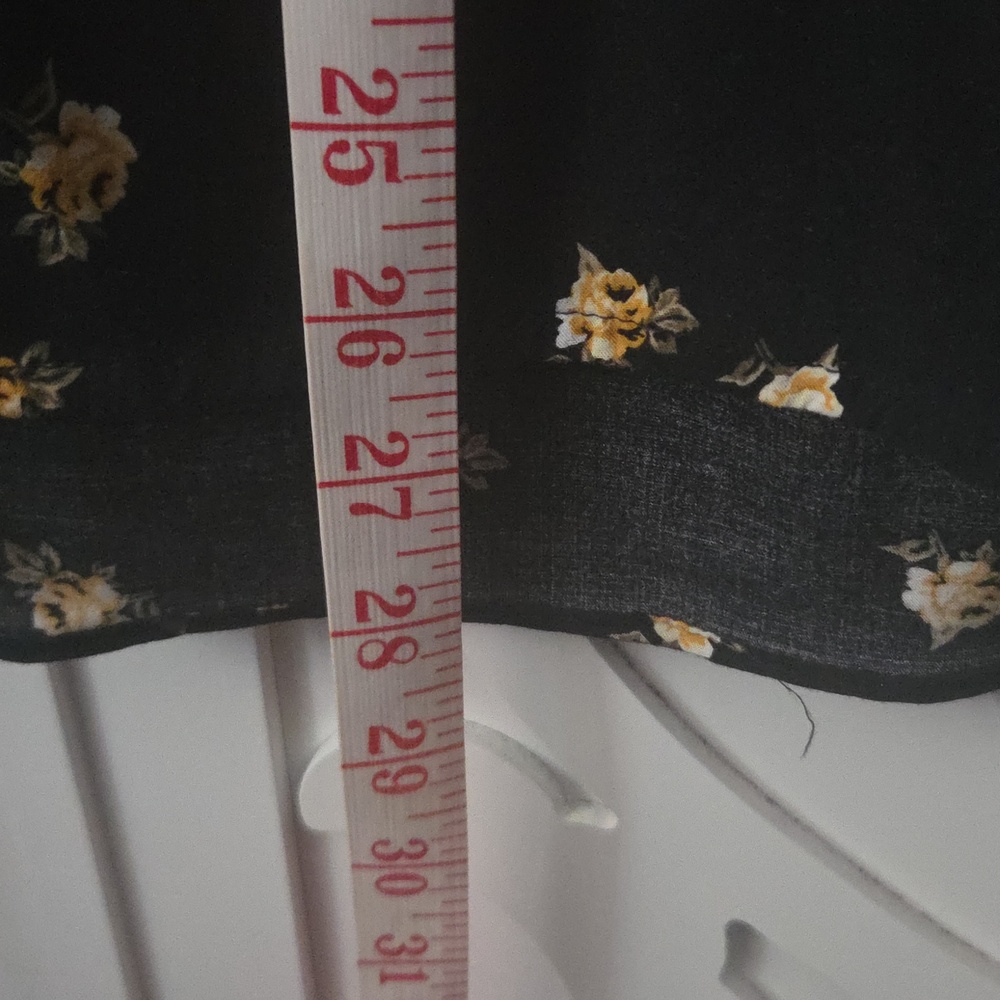torrid Black Floral Scoop Neck Blouse with Yellow Blooms - Torrid Size 3 - Picture 7 of 9